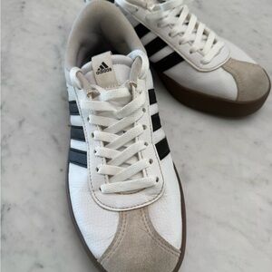 Adidas Women’s Size 7 White, Black, and Tan Sneakers